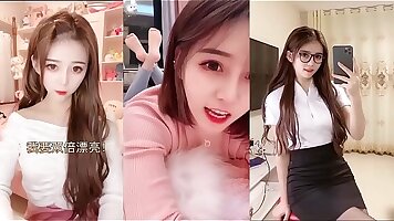 very cute asian college girl likes webcam her racy pussy to dudes